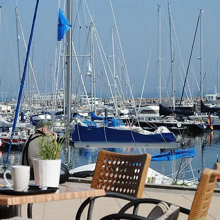Ferienwohnung Yachthafentraum In 2 Minuten Am Strand Seebruecke Yachthafen Kuehlungsborn Exterior photo