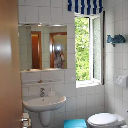 Ferienwohnung Yachthafentraum In 2 Minuten Am Strand Seebruecke Yachthafen Kuehlungsborn Exterior photo